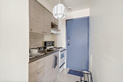 Hutchison Apartments By Restavio