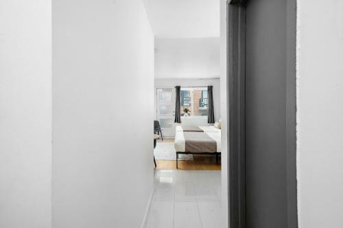 Hutchison Apartments By Restavio