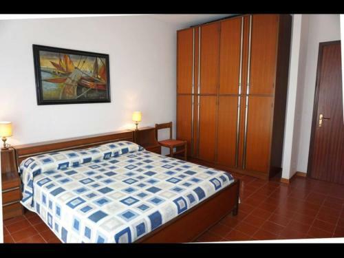 Beautiful Apartment For 5 People-pool-terra