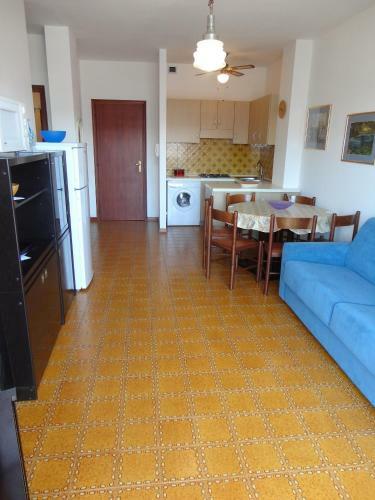 Apartment With Terrace For 5 People Near The Beach