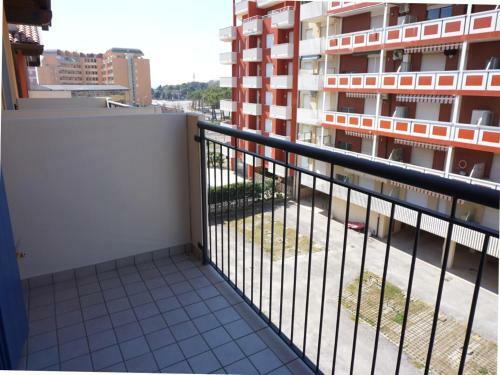 Nice Third Floor Apartment With Swimming Pool