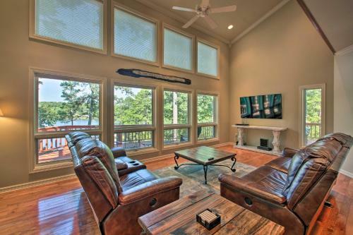 Lakefront Home Dock, Kayaks And Paddle Boards!