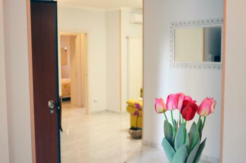 Hostal Midway House Italy Rooms - Wifi - Parking - Bus Stop