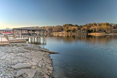 Apartamento Lakefront Hot Springs Condo With Sunset Views!
