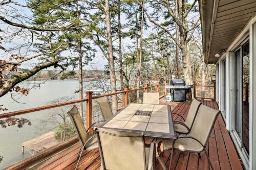 Riverfront Retreat With Game Room, Large Deck And Grill