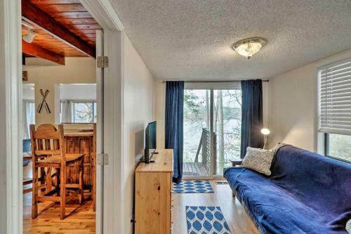 Riverfront Retreat With Game Room, Large Deck And Grill