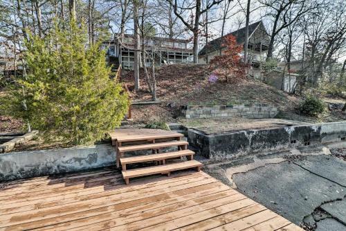 Riverfront Retreat With Game Room, Large Deck And Grill