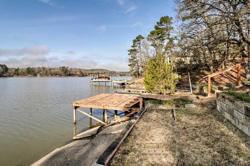 Riverfront Retreat With Game Room, Large Deck And Grill