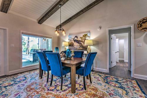 Lake Hamilton Escape With Deck, Games And Water Views!