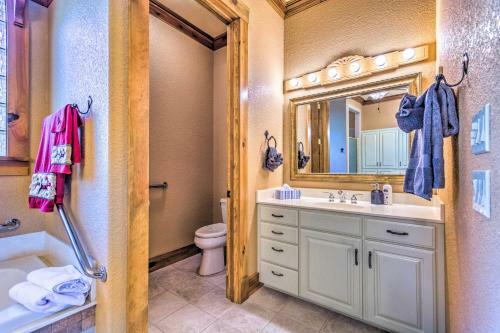 Luxurious Hot Springs Abode With Private Dock!