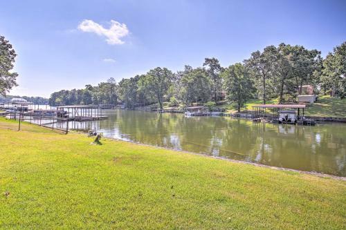 Grand Waterfront Retreat With Dock, Slip And Game Room