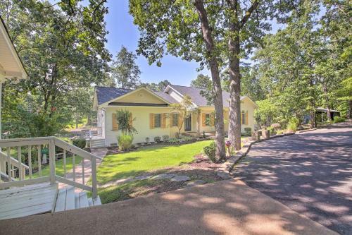 Grand Waterfront Retreat With Dock, Slip And Game Room