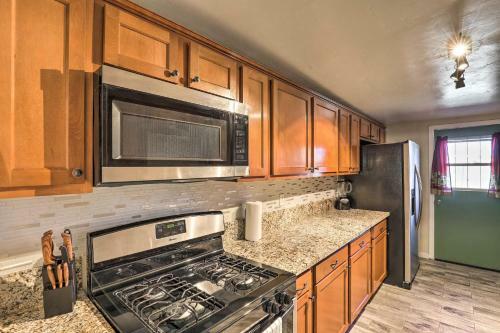 Adobe-style Retreat Less Than 2 Mi To Dtwn Tucson!