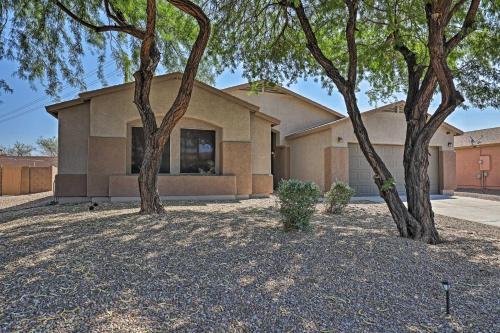 Spacious Southwestern Hideaway Pets Welcome!
