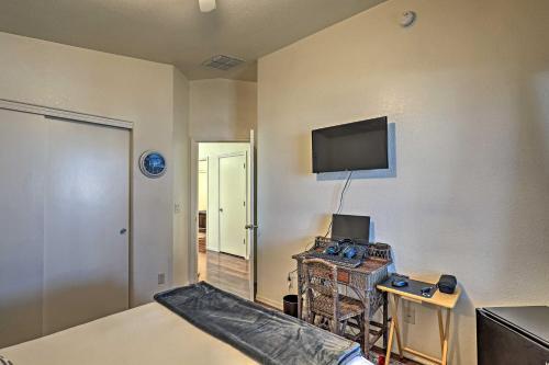 Spacious Southwestern Hideaway Pets Welcome!