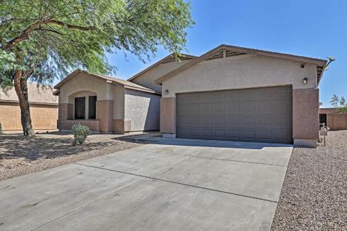 Spacious Southwestern Hideaway Pets Welcome!