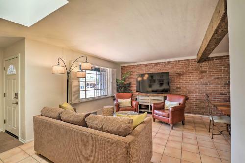 Pet-friendly Home, 4 Miles To U Of A Campus