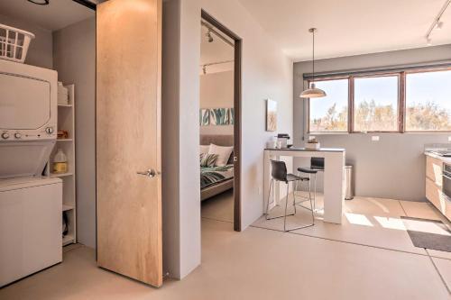 Modern Desert Dwelling With Panoramic Views!