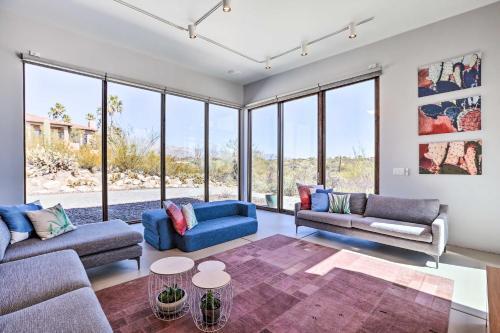 Modern Desert Dwelling With Panoramic Views!