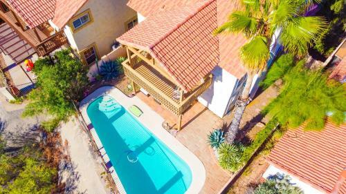 Pool-side 4b3b Resort House With Mountain Views