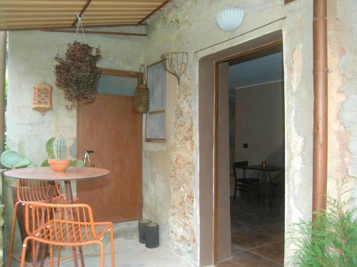 Tuscan Holiday Home In Molina Di Quosa With Pool