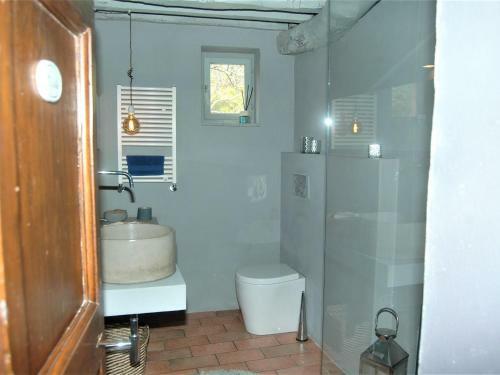 Tuscan Holiday Home In Molina Di Quosa With Pool