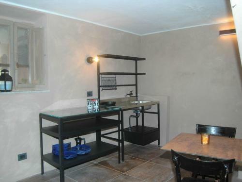Tuscan Holiday Home In Molina Di Quosa With Pool
