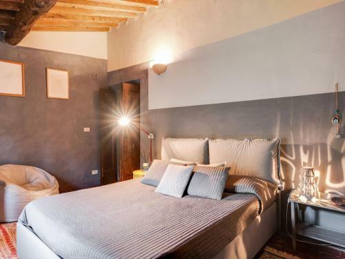Tuscan Holiday Home In Molina Di Quosa With Pool