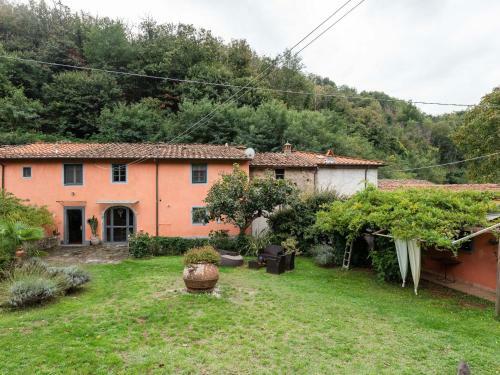 Tuscan Holiday Home In Molina Di Quosa With Pool
