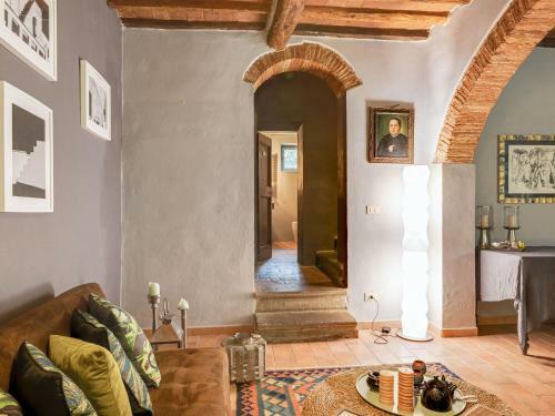 Tuscan Holiday Home In Molina Di Quosa With Pool