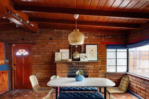 The Rosewood Adobe - Private Retreat W/pool