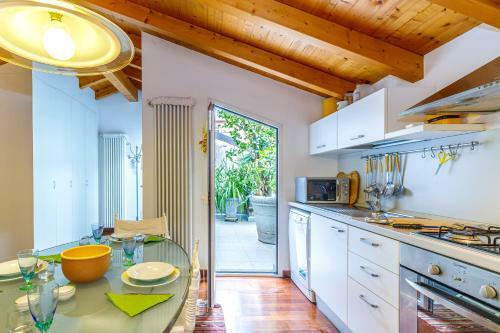 Apartamento Il Balcone Delle Camelie Suite