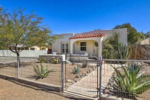 Stunning Tucson Home 3 Patios, Unique Decor!