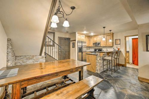 Apartamento Ski-hideaway Condo 8 Miles To Beaches And Parks!