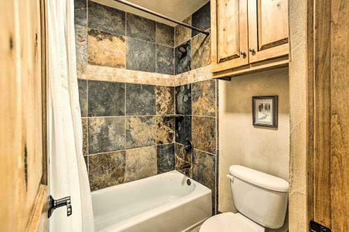 Apartamento Ski-hideaway Condo 8 Miles To Beaches And Parks!