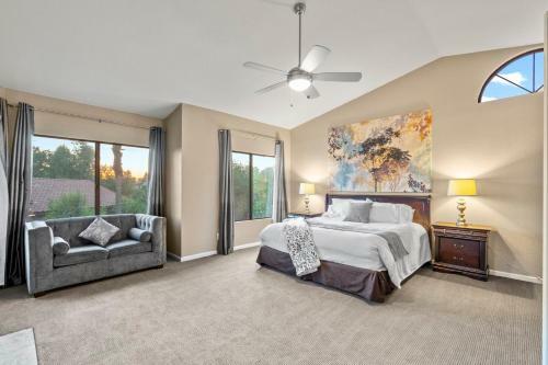 Premier Hosts Present Scottsdale Luxury Oasis With Lagoon Pool