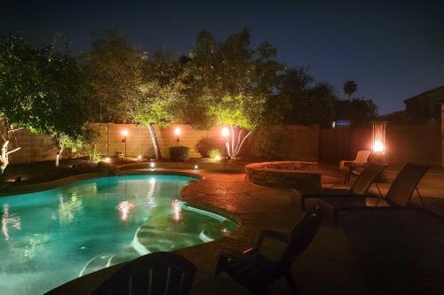 Awe-inspiring Arizona Getaway With Backyard Oasis