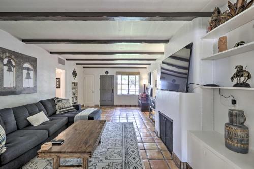Midtown Getaway With Private Pool And Grass Yard!