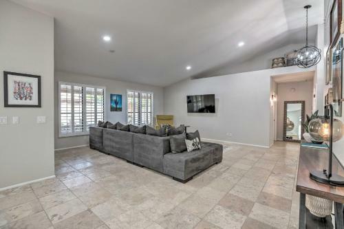 Upscale Home With Pool Less Than 5 Miles To Golfing