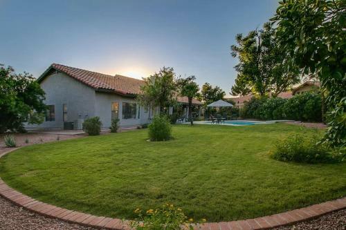 Private Sanctuary In North Scottsdale Wpool