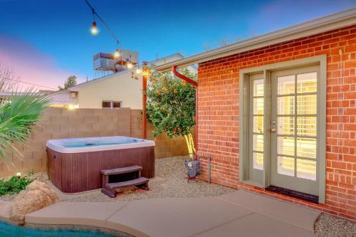 Coronado Casita - Front
