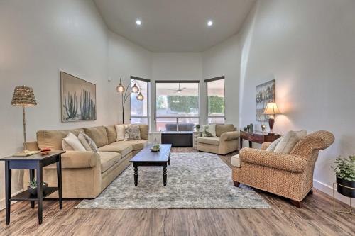 Stylish Phoenix Sanctuary With Outdoor Oasis!