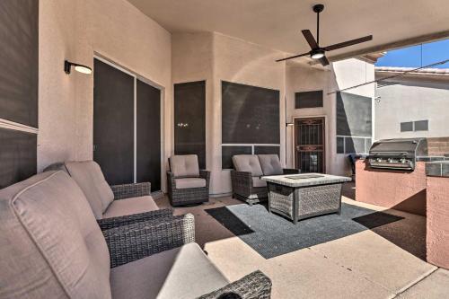 Stylish Phoenix Sanctuary With Outdoor Oasis!