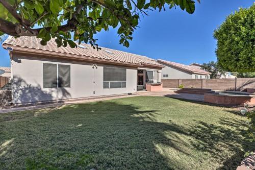 Stylish Phoenix Sanctuary With Outdoor Oasis!
