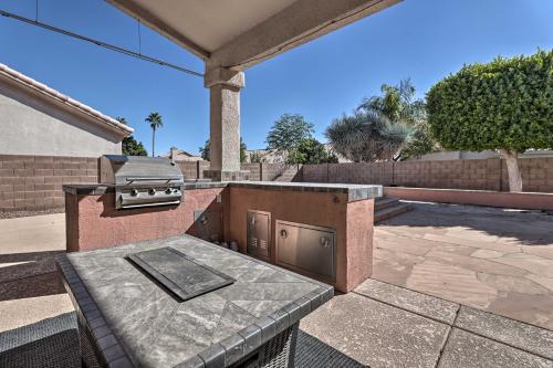 Stylish Phoenix Sanctuary With Outdoor Oasis!