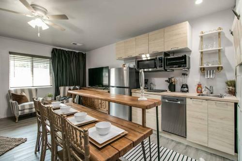 Designer Condo In Hip Zen Yard Midtown Phoenix