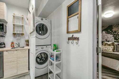 Designer Condo In Hip Zen Yard Midtown Phoenix