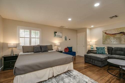 Stylish & Spacious Phoenix Mid Town Guest House