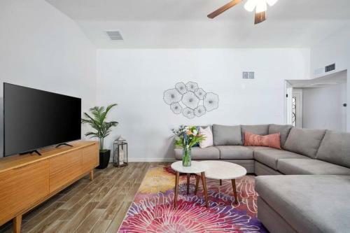 Fab Phx Getaway W/ Pool & Fire Pit