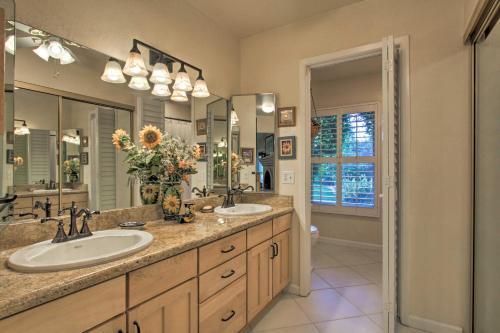 Spacious Phoenix Home With Private Pool And Patio